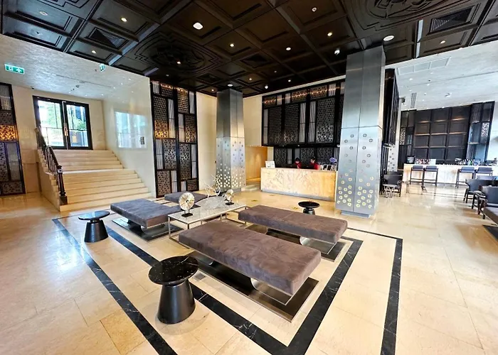 Ayathorn Hotel