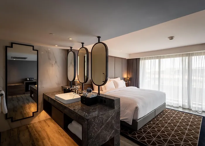 Ayathorn Hotel 4*